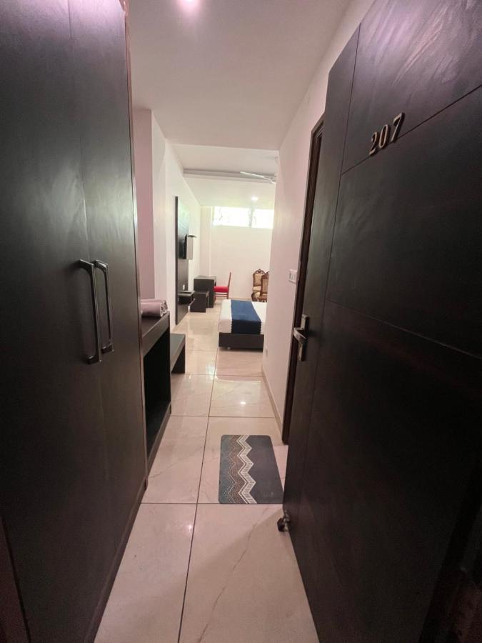 Hotel Woodcrest Zirakpur - Best Family Hotel By - A Unit Of Sidham Group エクステリア 写真