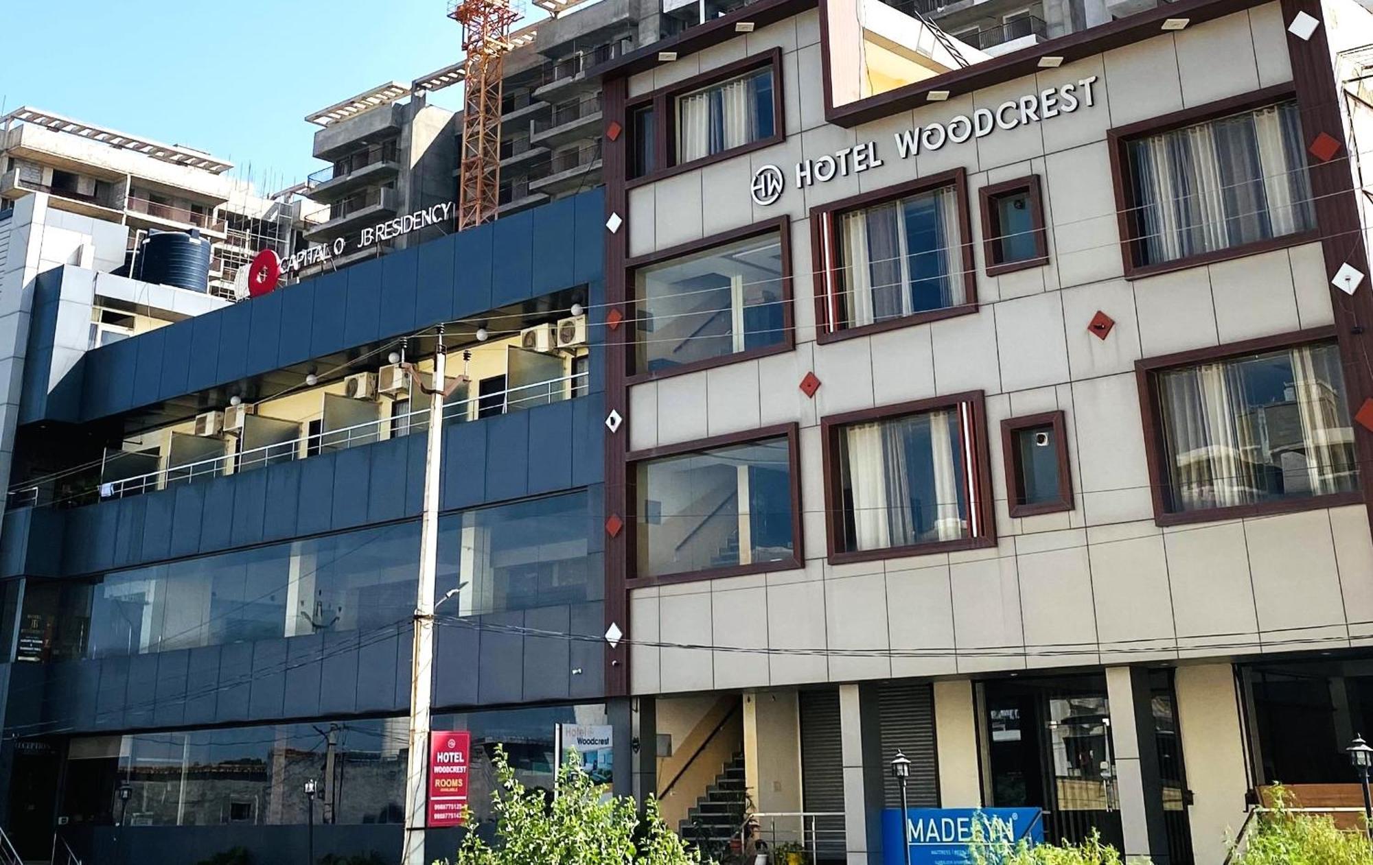 Hotel Woodcrest Zirakpur - Best Family Hotel By - A Unit Of Sidham Group エクステリア 写真