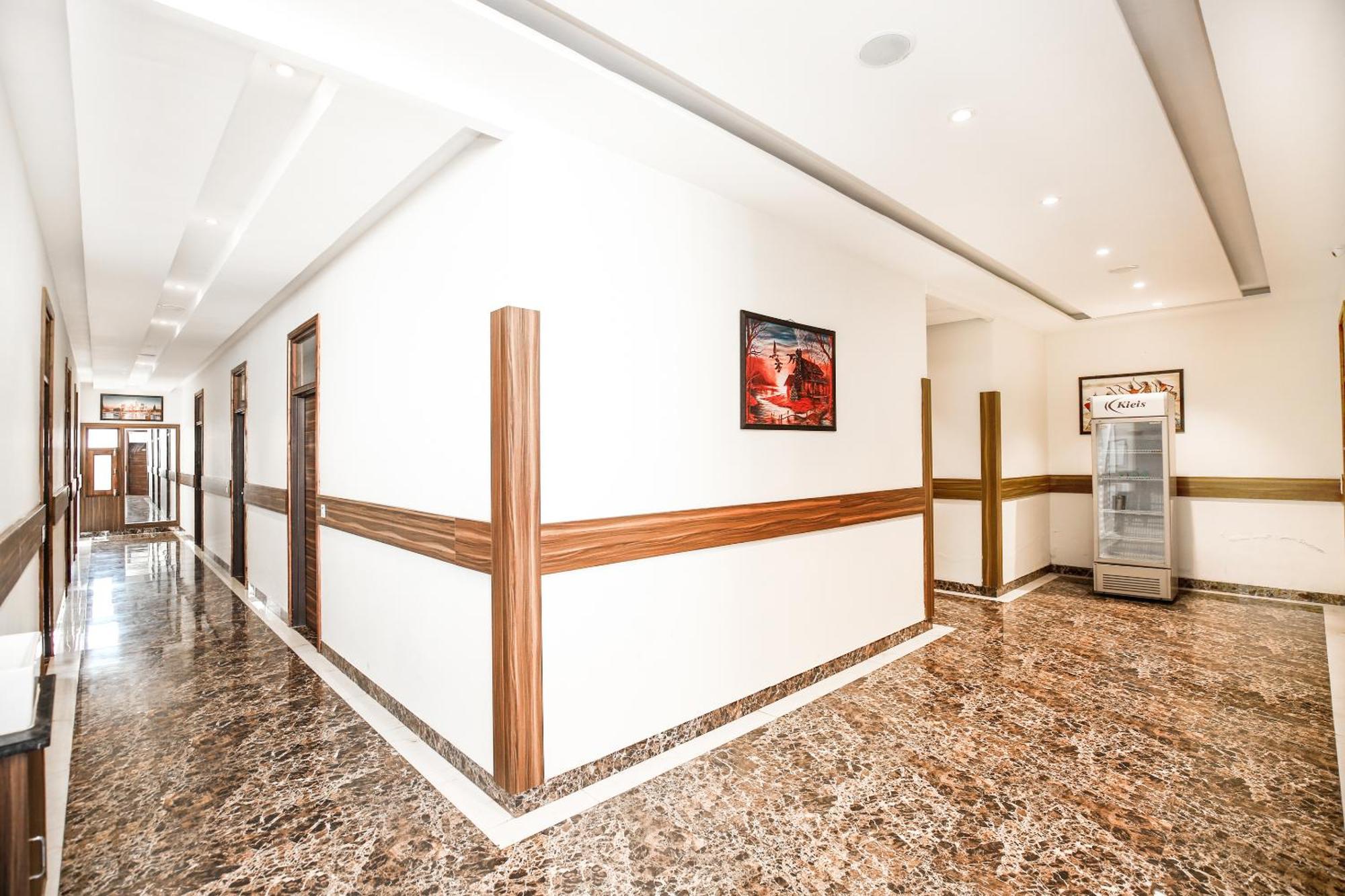 Hotel Woodcrest Zirakpur - Best Family Hotel By - A Unit Of Sidham Group エクステリア 写真